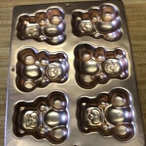 Wilton 2004 Teddy Bear Cake Pan - 6 molds ~ 2105-4948 ~ Copper Color